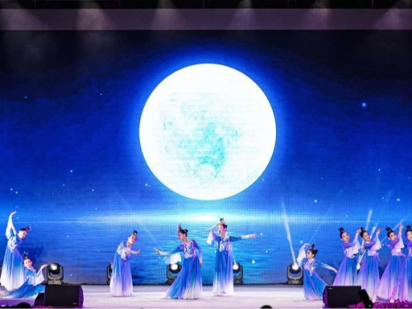 2023萬豐中秋晚會絢麗呈現，燈光設備租賃服務是哪家？
